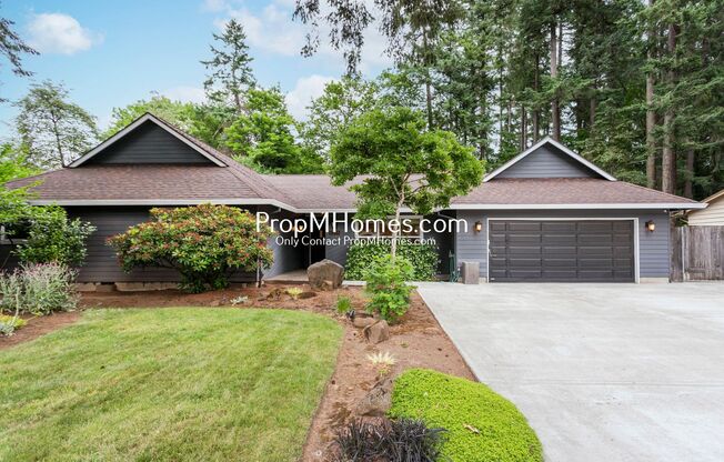 Updated 5 Bedroom Oasis in LO - Backyard of Your Dreams!