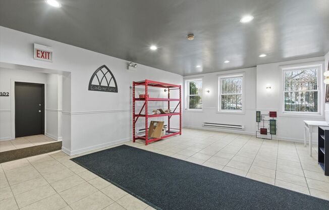 Studio, 1 bath, 355 sqft, $1,250, Unit 203