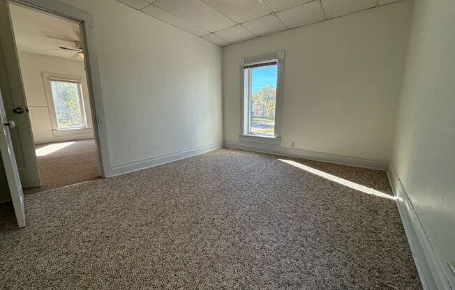 2 beds, 1 bath, 800 sqft, $845, Unit 528 Factory St