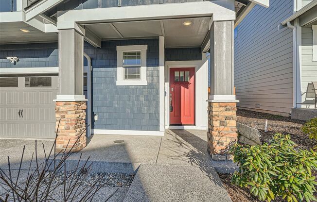 Stunning design and spacious floor plan nestled in the amazing Tahoma Ridge neighborhood.