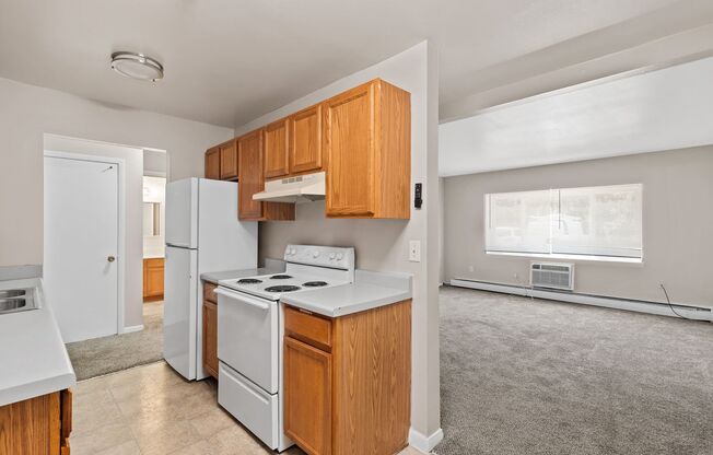 1 bed, 1 bath, $775, Unit 303