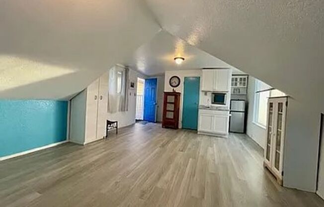 Spacious 2 Bedroom / 2 Bathroom Apartment in the Heart of Ocean Park – Available Now!