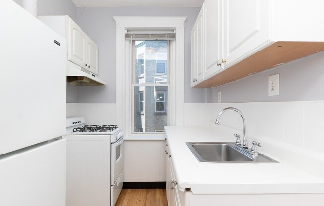 1 bed, 1 bath, 366 sqft, $2,250, Unit 33.