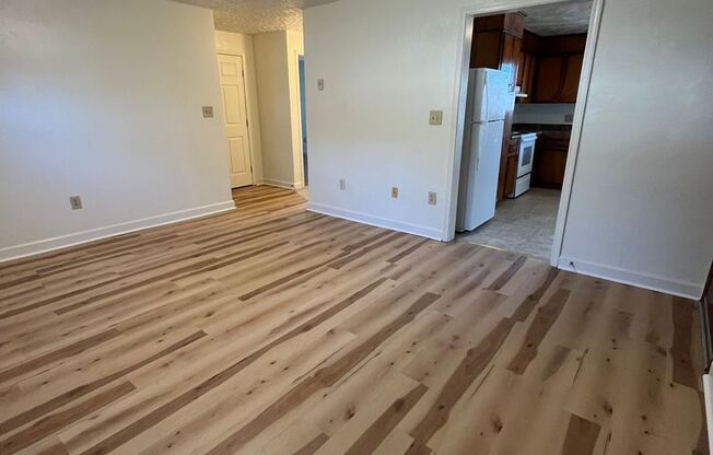 2 beds, 1 bath, 903 sqft, $1,290, Unit I-11