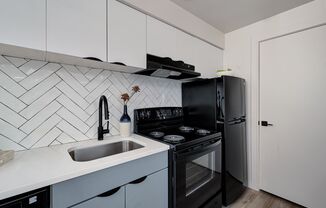 1 bed, 1 bath, 430 sqft, $1,077, Unit 31