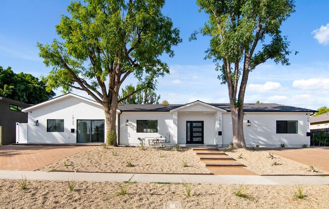 Modern 5 bedroom House for lease in Northridge