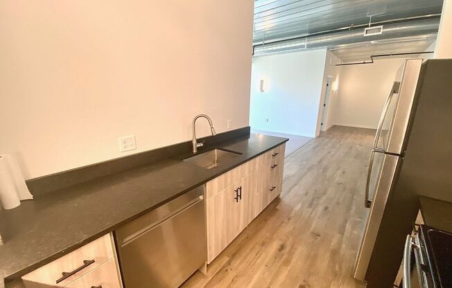 2 beds, 1 bath, 835 sqft, $2,295, Unit Unit 205