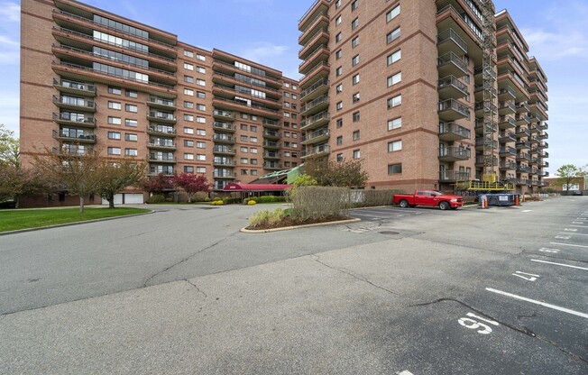 1 bed, 1 bath, 826 sqft, $2,500, Unit 708