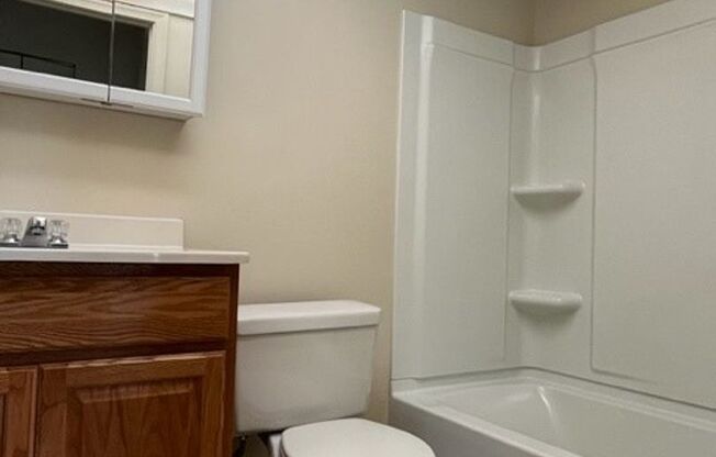 1 bed, 1 bath, 700 sqft, $1,300, Unit 717