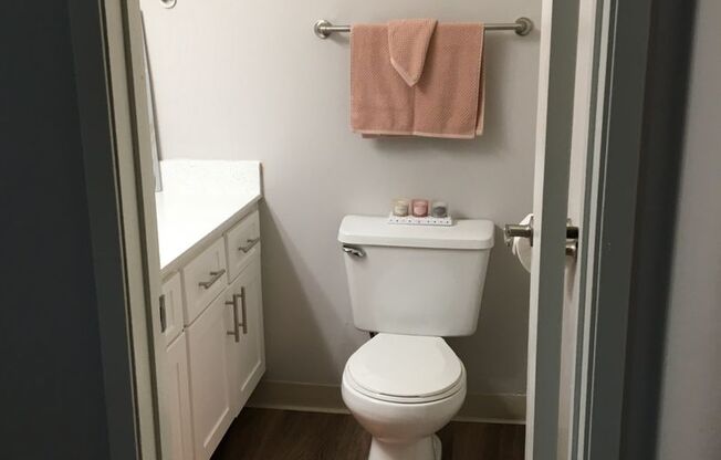 HOP ON OVER FOR A 0.99 CENT MOVE IN SPECIAL:  2 BEDROOMS AVAILABLE NOW!!