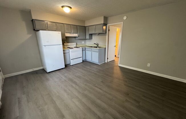 1 bed, 1 bath, 560 sqft, $665, Unit D25
