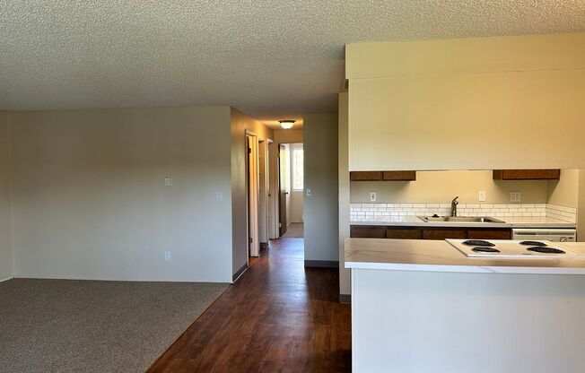 Woodlake Village Apts