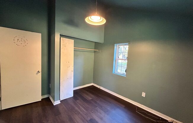 3 beds, 1 bath, $1,400