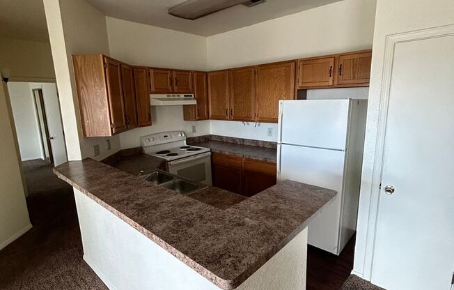 2 beds, 1 bath, 861 sqft, $970, Unit 04