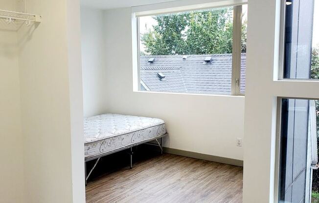 1414 E Yesler Way