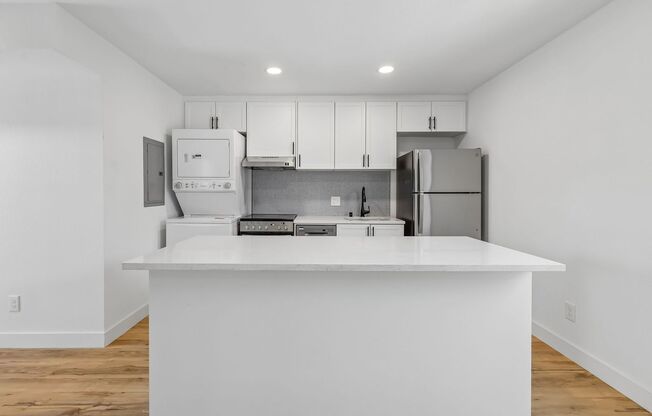 Studio, 1.5 baths, 773 sqft, $2,995, Unit 67