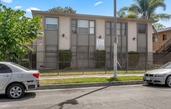 4108-4106 W. Palmwood Dr.