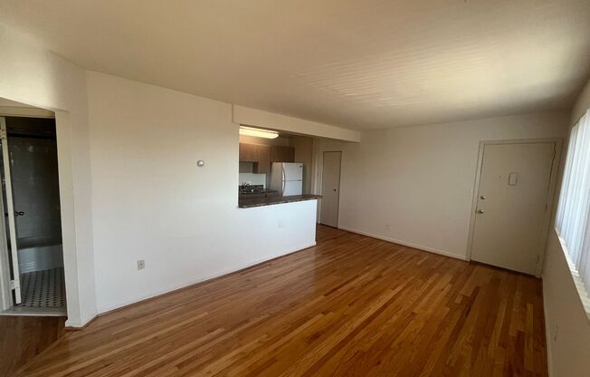 2 beds, 1 bath, 650 sqft, $1,310, Unit 4227 #F