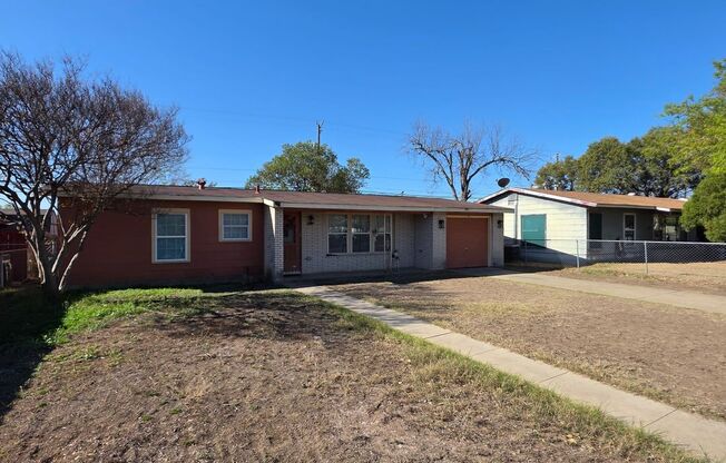 Charming remodeled 3-bedroom home for lease!