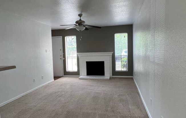 1 bed, 1.5 baths, 776 sqft, $975, Unit 19-601