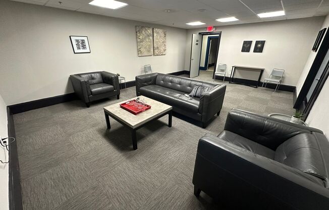 2 beds, 1 bath, 840 sqft, $1,350, Unit Apt 100-A