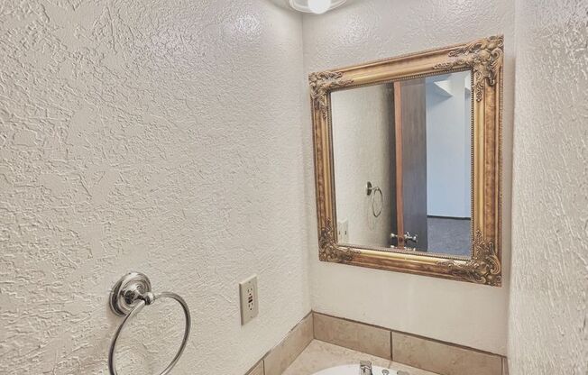 2 beds, 1 bath, 850 sqft, $825, Unit 7B