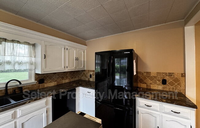 1644 CIR DR