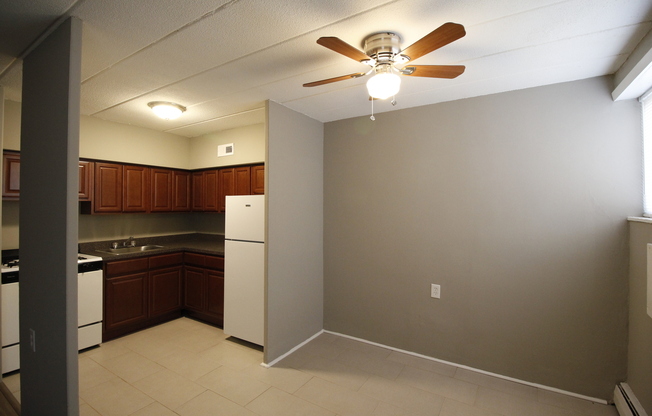 1 bed, 1 bath, 605 sqft, $1,145, Unit 112