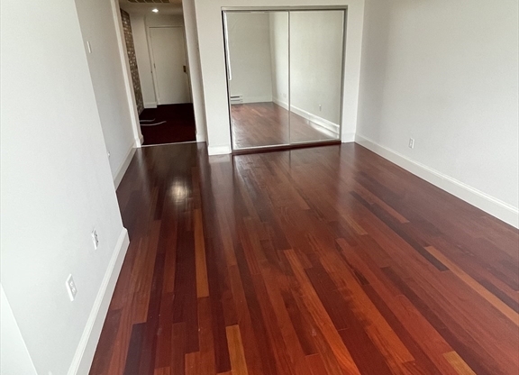 160 Commonwealth Ave