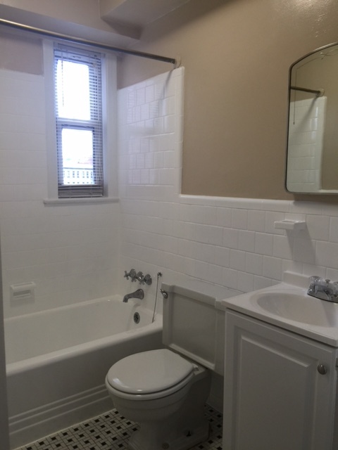 Studio, 1 bath, 300 sqft, $1,678, Unit 403