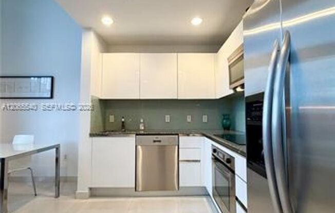 1 bed, 1.5 baths, $3,100, Unit # 206