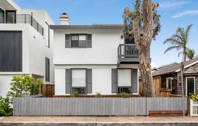 Modern Elegance Meets Ocean Breezes – Full Lot Sand Section Stunner