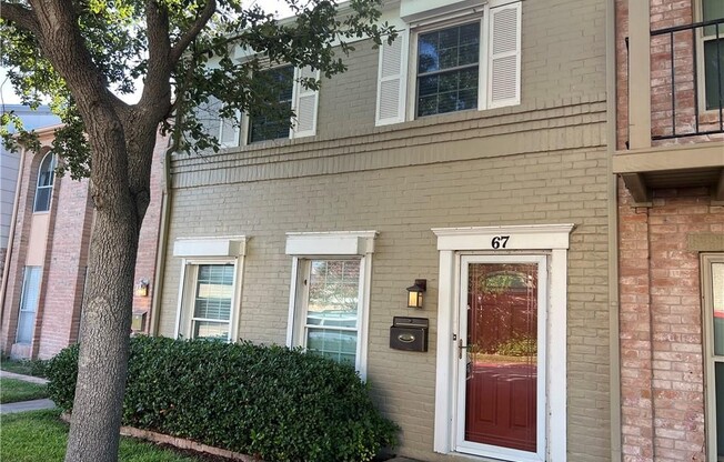 67 TOWNHOUSE LN