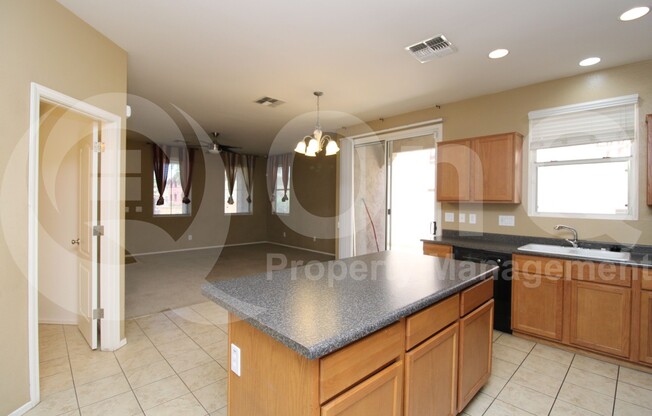 105 N 87 AVE