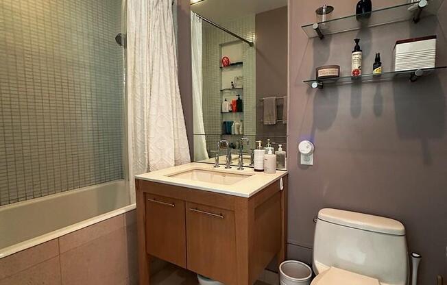 1 bed, 1 bath, 847 sqft, $5,200, Unit 4C