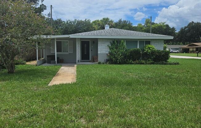 BEAUTIFUL 4 BEDROOM 2 BATH HOME IN THE BEAUTIFUL SOUTH DAYTONA