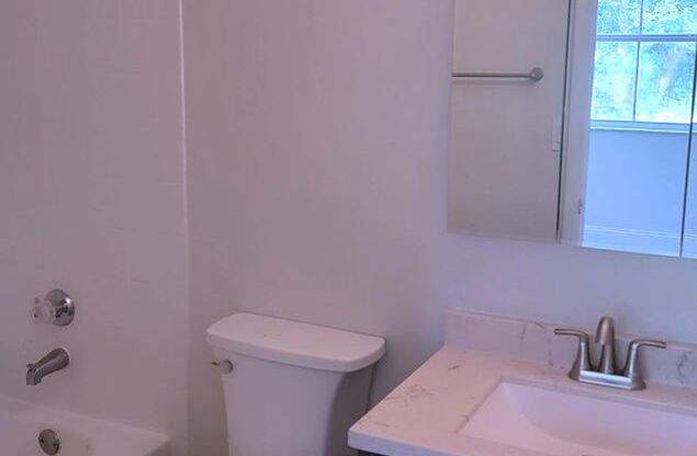 2 beds, 2 baths, 1,250 sqft, $2,225, Unit 6820-104