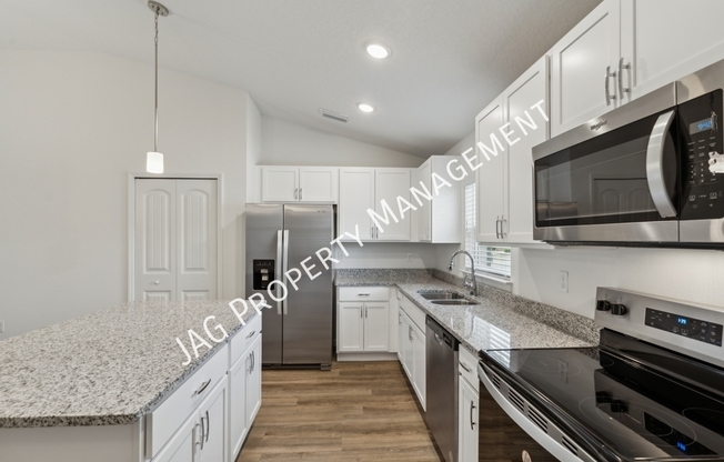 40 WOOD CTR LN