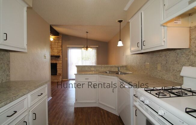 3 beds, 2 baths, $1,150