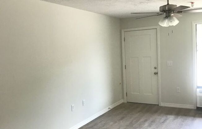 Studio, 1 bath, 288 sqft, $800