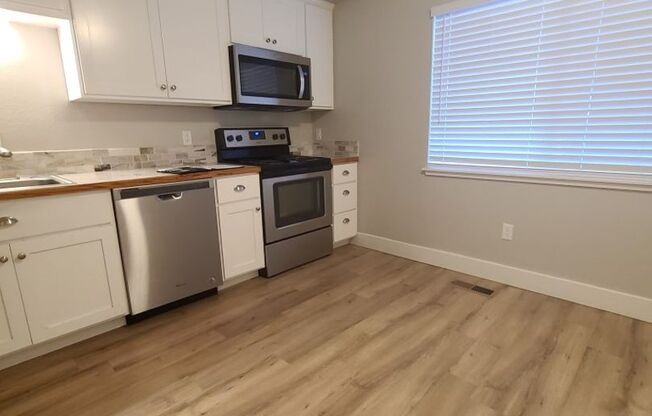 1693 S Federal Way Apts