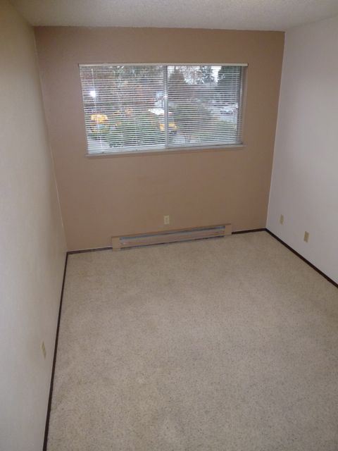24) 13202 Greenwood