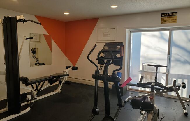 1 bed, 1 bath, 550 sqft, $1,100, Unit 212