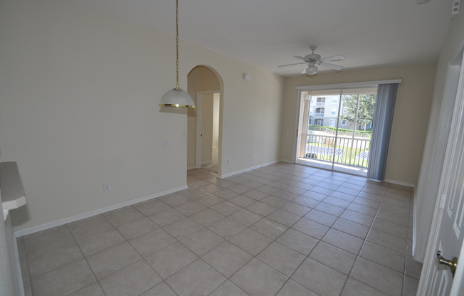 HALF OFF FIRST FULL MONTHS RENT! 3 Bedroom/2 Bathroom Condo in Brantley Terrace!