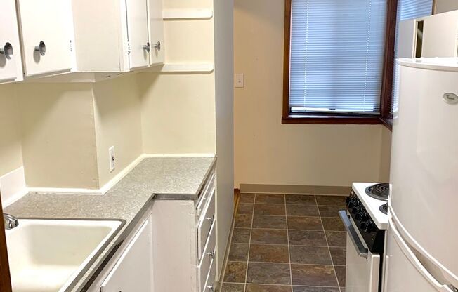 1 bed, 1 bath, 500 sqft, $1,395, Unit 02