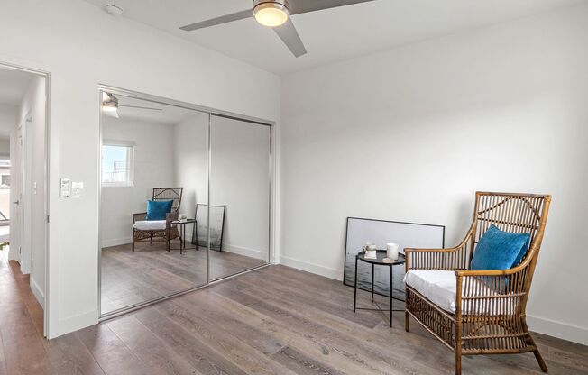 2 beds, 2 baths, 880 sqft, $3,995, Unit O