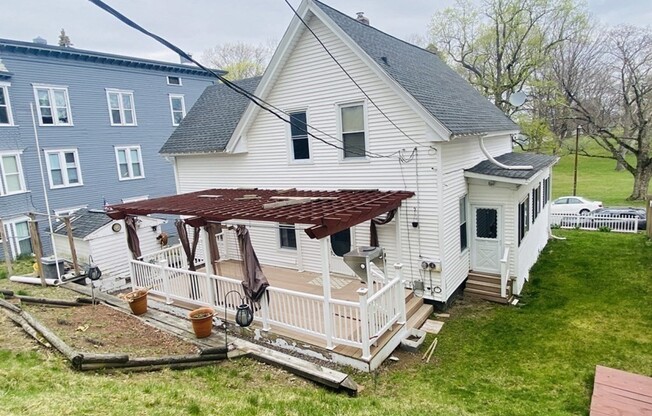 20 CRYSTAL ST