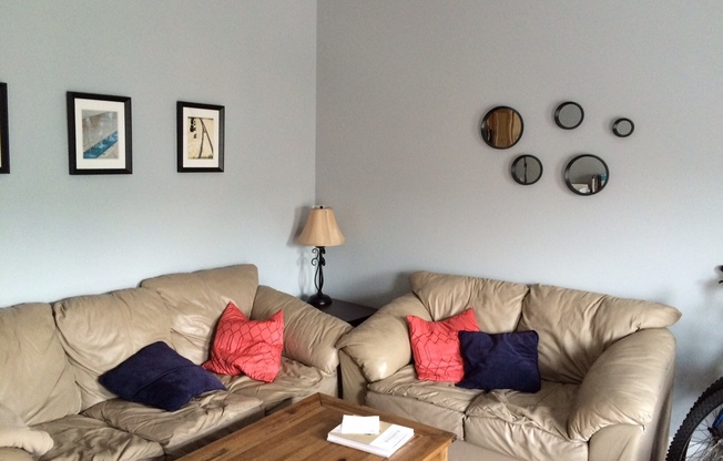 1 bed, 1 bath, 525 sqft, $975, Unit 6