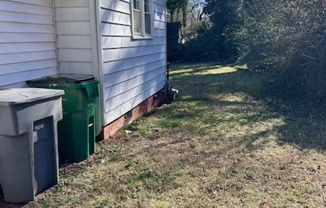 Won't LAST 2 Bedroom 1 bath Home with BONUS ROOM ~ Available Soon
