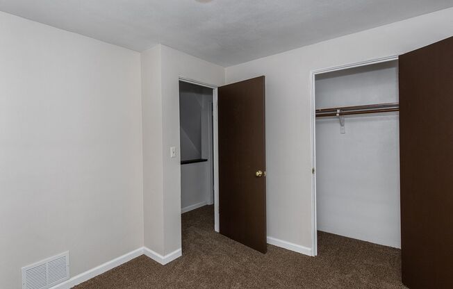 2 beds, 1 bath, 995 sqft, $850, Unit 319